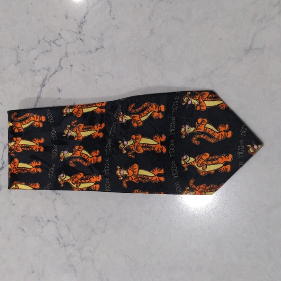 NEW DISNEY 'POOH' TIGGER TIE - Picture 1 of 4